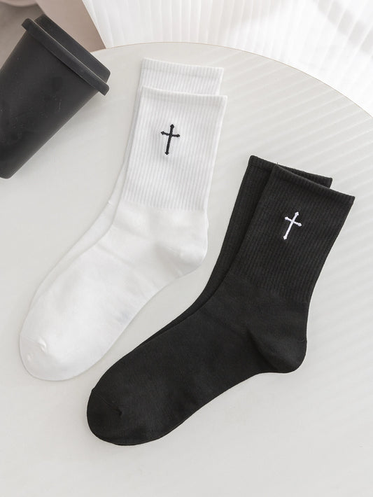 2Pairs Men Cross Embroidered Crew Socks