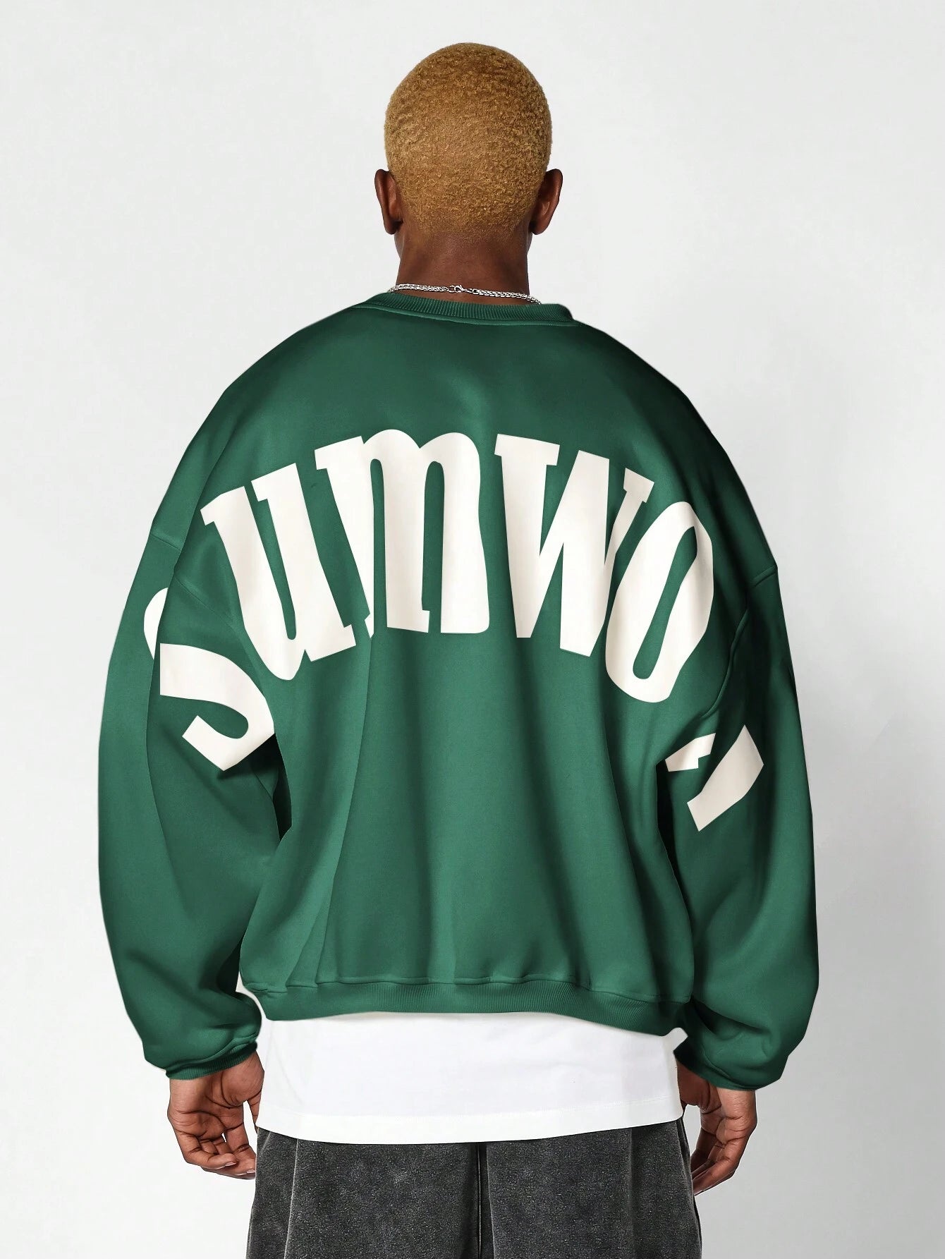 SUMWON Oversized Crew Neck Sweatshirt with Graphic Print