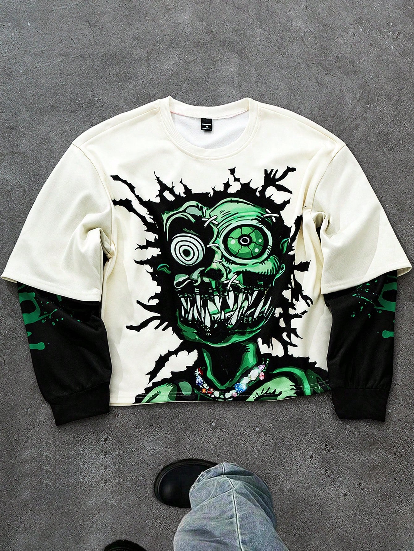 Manfinity EMRG Men'S Street INS Green Big-Eyed Monster Oversized Pattern Design round Neck Black and White Color Block Sweatshirt. Fall and Winter Green Graphic Rapper Sweatshirt Going Out Street Wear Crew Neck Graphic Long Sleeve Sweatshirt, for Friends, Husband, Boyfriend Gifts
