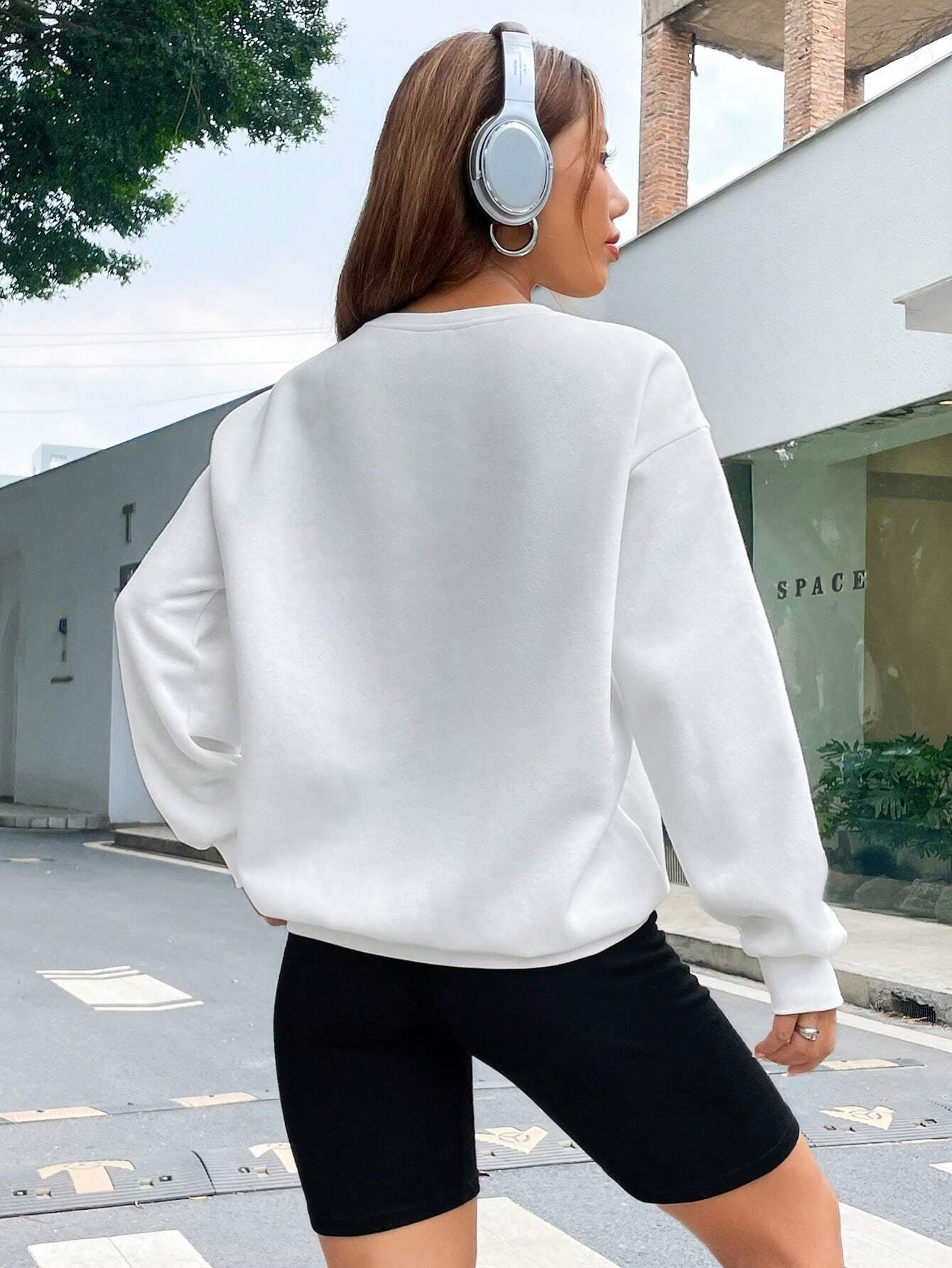 Ezwear Oversized Casual Street Figure Print Crew Neck Dropped Shoulder Long Sleeve Sweatshirt for Women, Autumn/Winter