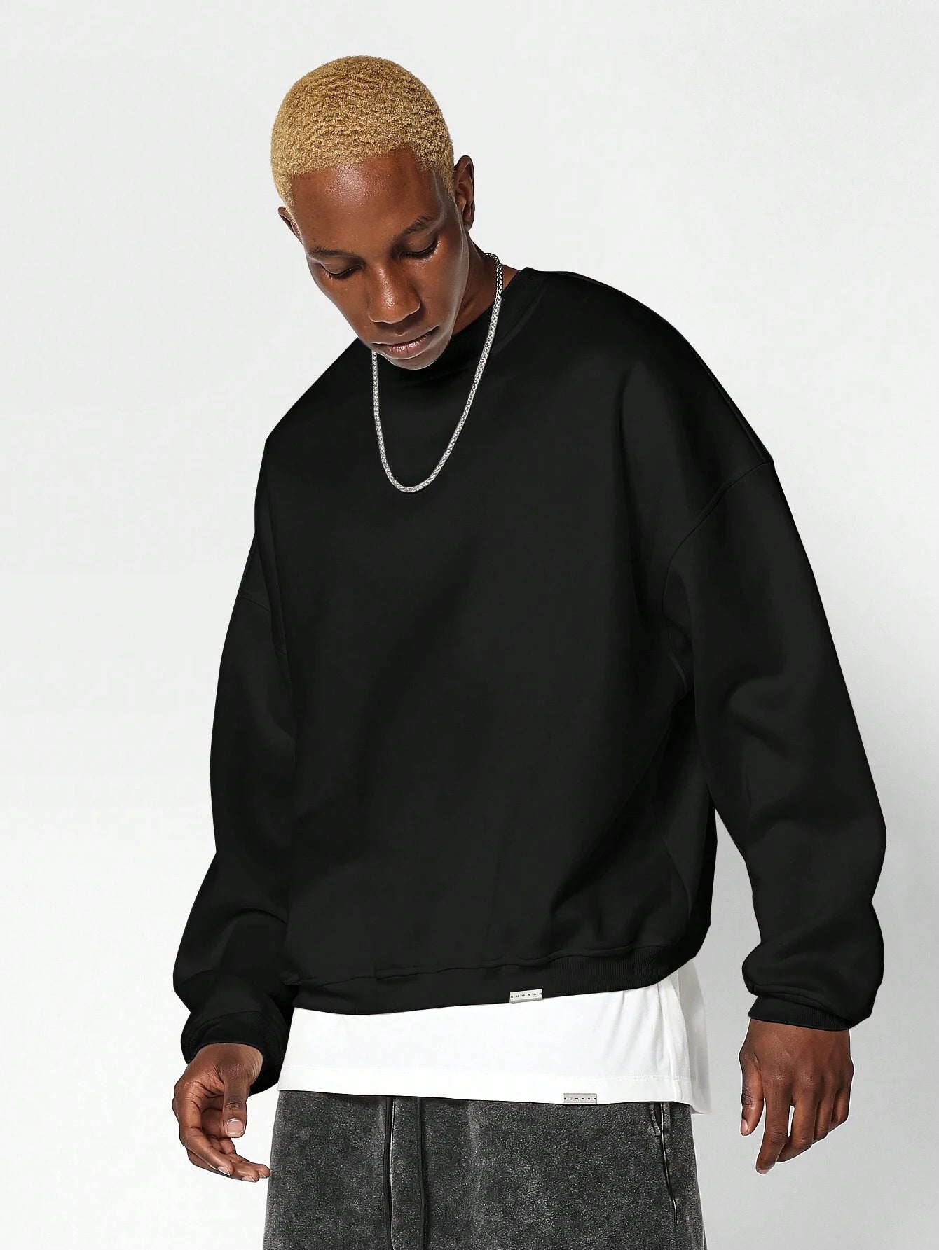 SUMWON Oversized Crew Neck Sweatshirt with Graphic Print