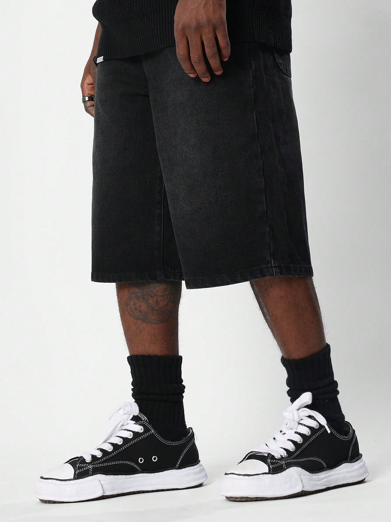 SUMWON Washed Denim Jort