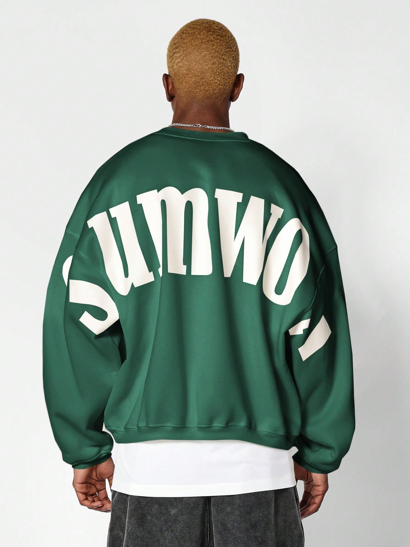 SUMWON Oversized Crew Neck Sweatshirt with Graphic Print